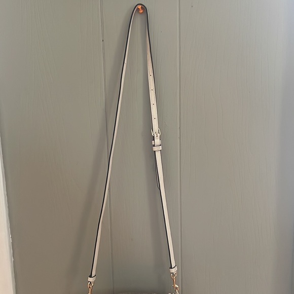 coach purse - Picture 2 of 8